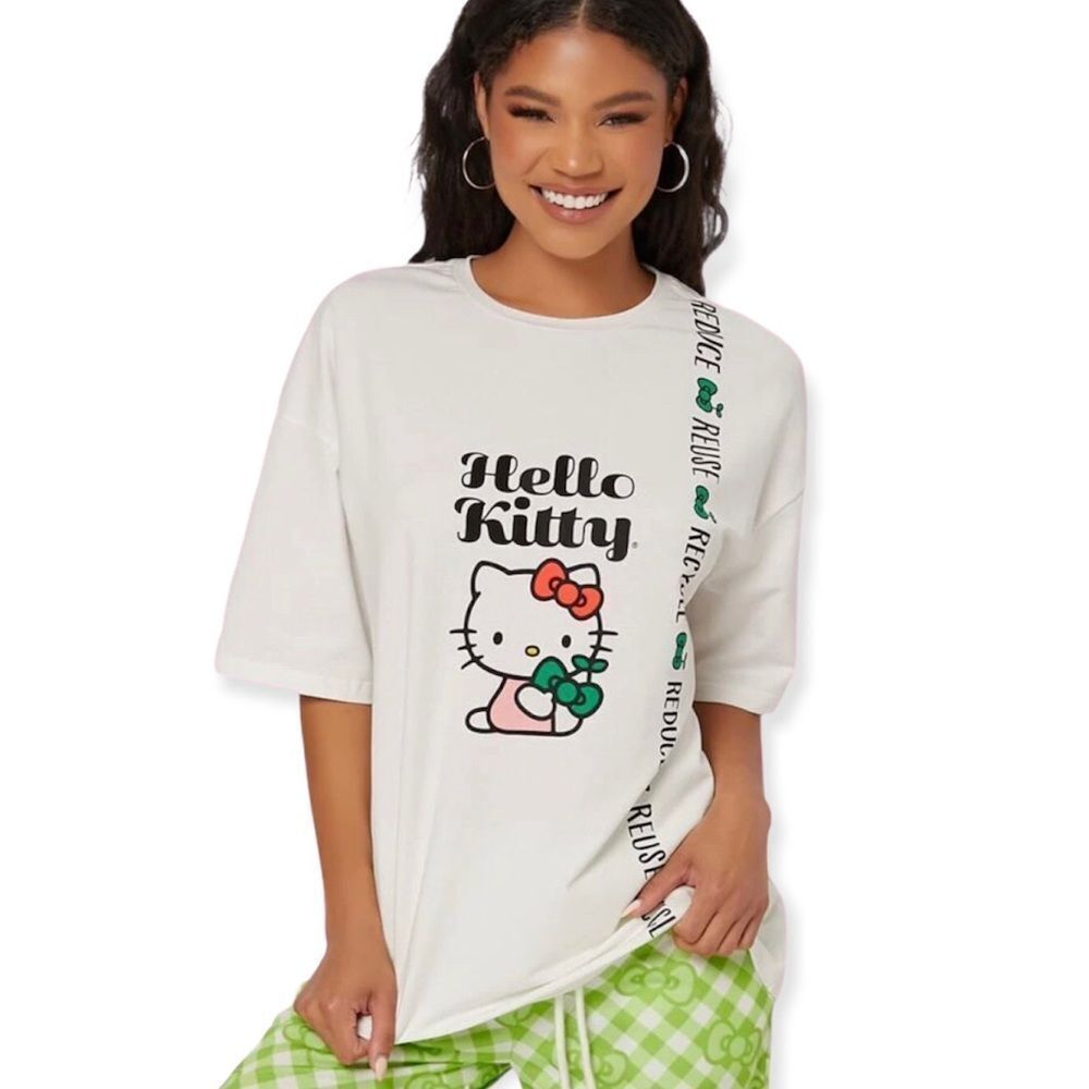 🆕Hello Kitty White Short Sleeve Tee Shirt